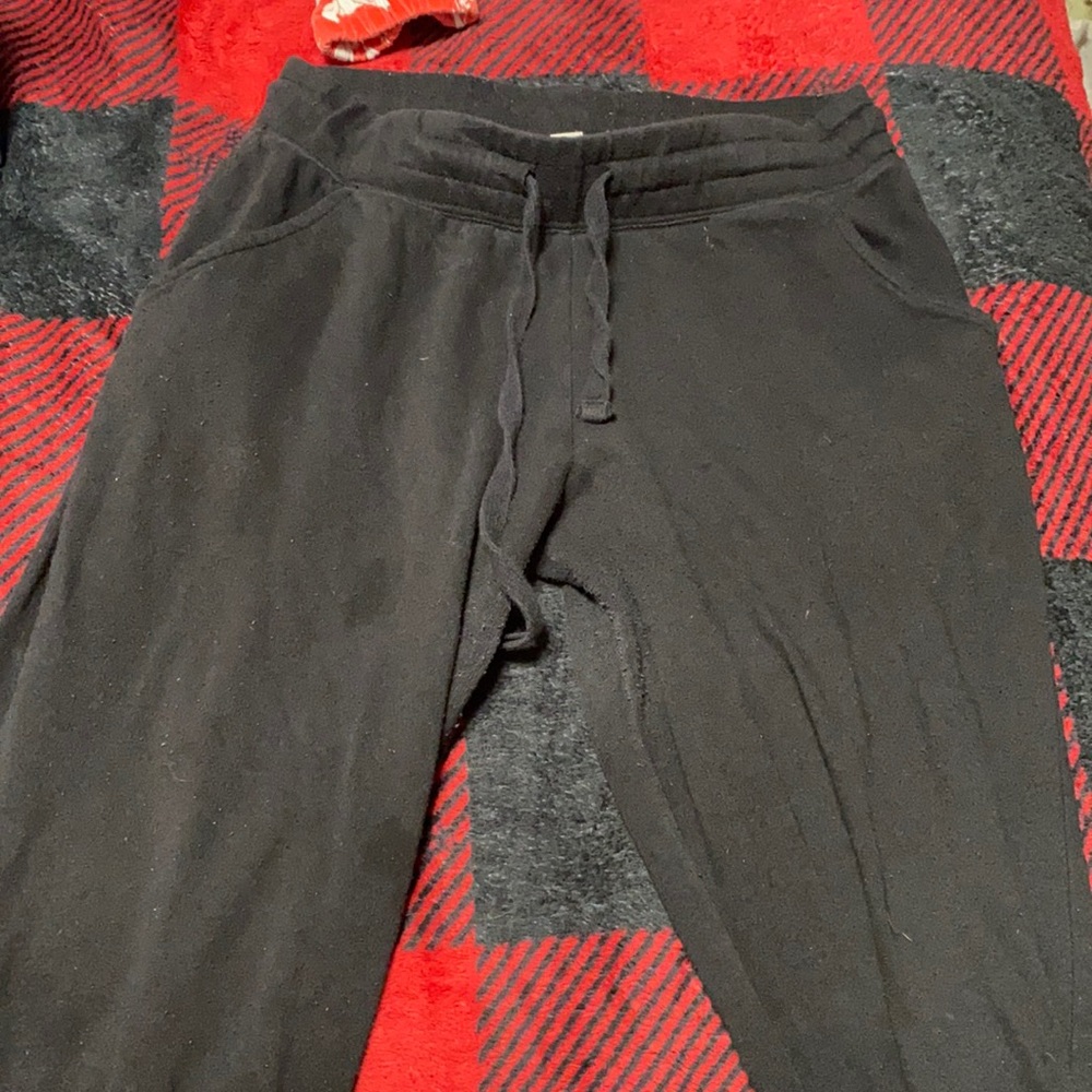 black areopostal sweats